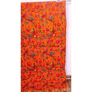 Couverture longue en coton réversible, entièrement faite à la main, style Kantha vintage, écologique, imprimée de motifs floraux, pour la maison - Product Image 2