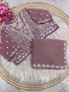 ผ้าไหมซารีแบรนด์ Fendy ดีไซน์หรูหรา พร้อมเสื้อคลุมสุดสง่างาม ทันสมัย มีสไตล์ โดดเด่น สะท้อนวัฒนธรรมอินเดีย ล่าสุด ทันสมัย เหมาะสำหรับงานปาร์ตี้ สำหรับผู้หญิง - Product Image 4