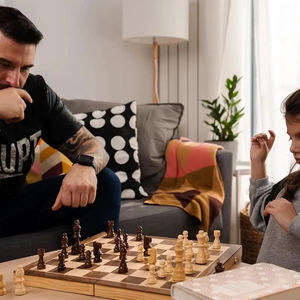 Tablero de Ajedrez Rectangular Rústico y Ecológico de ILAHI, Hecho a Mano con Madera Pura al 100%, Estilo Animal/Amor, Tamaño Personalizado - Product Image 1