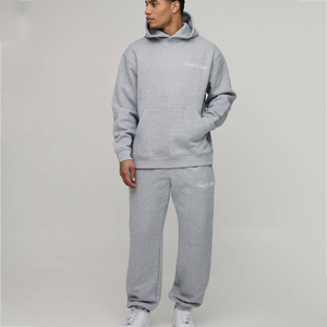 Ensemble de survêtement décontracté pour homme, personnalisé OEM, en molleton de coton avec impression sérigraphiée, style streetwear délavé, comprenant un sweat à capuche et un pantalon de jogging - Product Image 1
