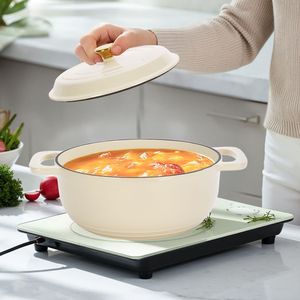 Pentola in Ghisa Smaltata 5QT - Bianco Ceramico, Include Due Guanti in Silicone - Product Image 2