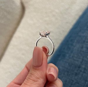 Gorgeous Fancy Pink VS1 Radiant Cut Diamond Modern Ring For Women Lab Grown 2.01CT With 10K Solid Gold Proposal Jewelry For Her - Product Image 2
