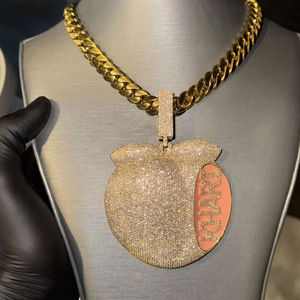 Colgante de Plata de Ley 925 de Lujo para Mujer, Estilo Hip Hop, Completamente Cubierto de Diamantes Moissanite, Personalizable - Product Image 1