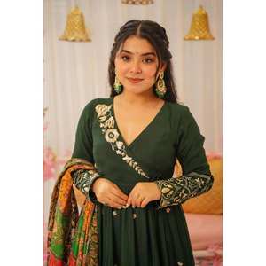 Vestido y Dupatta de Fiesta Indio y Pakistaní con Bordado de Lentejuelas para un Look Elegante - Product Image 2