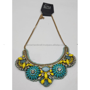 Collier artisanal en résine en forme de grande nuage, perles rondes bohèmes, bijoux pour femmes, artisanat en résine, vente de créations en résine - Product Image 6