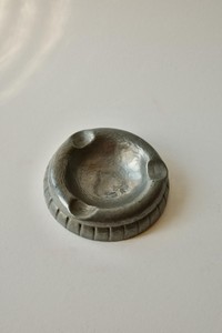 Cendrier en métal portable pour fumer à l'intérieur et à l'extérieur - Product Image 2