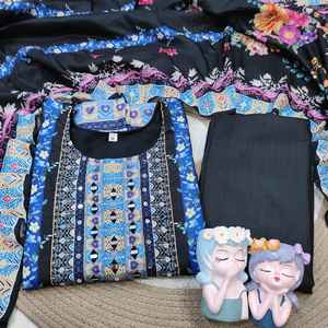 Ensemble prêt-à-porter 3 pièces en mousseline avec imprimés floraux vibrants, comprenant un salwar, une anarkali, un kurta, un pantalon et une dupatta, robe longue. - Product Image 6