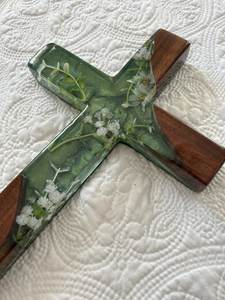 Décoration d'intérieur : <span class=keywords><strong>Croix</strong></span> en résine artisanale, <span class=keywords><strong>Croix</strong></span> <span class=keywords><strong>Sainte</strong></span> en résine faite à la main au meilleur prix, directement d'Inde - Product Image 3