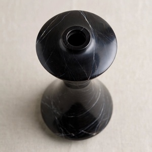 Jarrón de Mármol Ónix Negro Intenso en Forma de Reloj de Arena, Hecho a Mano, de Piedra Pulida, para Flores, Decoración de Lujo para Hogar y Hotel, Venta al por Mayor - Product Image 4