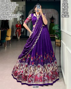 ชุดเลเฮนกาสีสันซิมโฟนี - Product Image 4