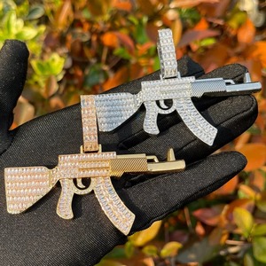 Colgante de Hip Hop con diseño de pistola AK47 de Moissanita, Plata 925 con baño de rodio, Corte Baguette y engaste de canal, Joyería para hombre de uso diario - Product Image 5