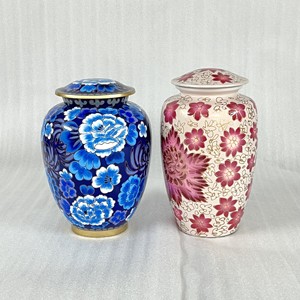 Urnes funéraires peintes à la main de haute qualité, urne en aluminium rose personnalisée pour le stockage des cendres humaines, stockage des cendres funéraires en métal. - Product Image 4