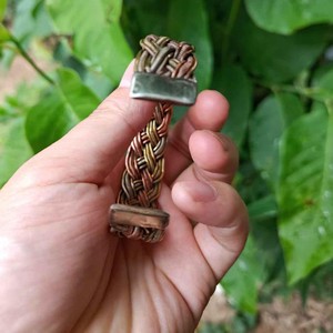 Bracelet en cuivre artisanal unique pour les amateurs de mode élégante, accessoires en cuivre métallique - Product Image 1