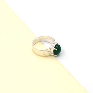 Anillo de Ónix Verde Hecho a Mano, Anillo de Piedra Preciosa Redonda de Ónix Verde Natural, Chapado en Plata con Acabado Mate, Anillos Boho con Piedra Verde - Product Image 5