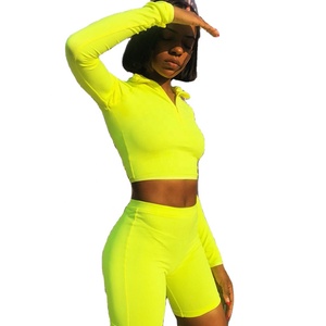 Conjuntos de Verano Personalizados para Mujer, Conjunto de Dos Piezas con Pantalones Cortos Tipo Biker con Espacio para Logotipo en la Parte Delantera - Product Image 1
