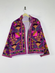 Veste en velours Suzani style bohème • Manteau brodé à la main à motifs floraux • Tenue de festival bohème colorée • Ethnique - Product Image 1