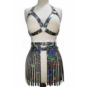 Ensemble de harnais en cuir PVC holographique personnalisé en gros avec jupe à franges |   Fabricant de costumes pour festivals gothiques, punk et rave - Product Image 1