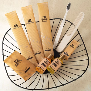 Ensemble de brosses à dents jetables avec dentifrice dans un emballage en papier kraft, articles de toilette spéciaux <span class=keywords><strong>pour</strong></span> hôtels, maisons d'hôtes et usage domestique - Product Image 1