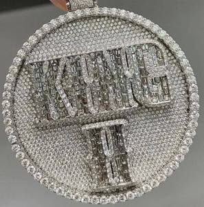 Bijoux Luxira Personnalisés en Argent Sterling 925 Plaqué Rhodium avec Perle d'Eau Douce et Moissanite, Breloque Lettre Sertie de Micro-Moissanites Taille Brillant - Product Image 1