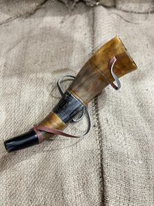 Cuerno de Bebedero Natural de Alta Calidad con Correa de Cuero Cosida, Soporte para Colgar, Sin Olor, a Prueba de Fugas, Personalizado, Estilo Vikingo Artesanal - Product Image 5