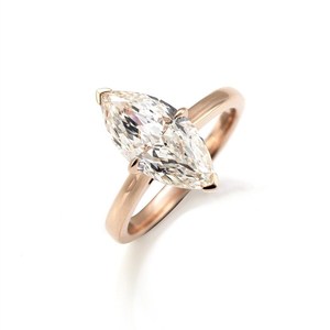 Bague de fiançailles solitaire en diamant de laboratoire de taille marquise 3 carats, or 18 carats, certifiée IGI - Product Image 1