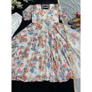 Robe Anarkali de créateur faite à la main, tenue de soirée avec imprimé floral, nouveau style fantaisie coupe trapèze, taille empire, en tissu organza - Product Image 3