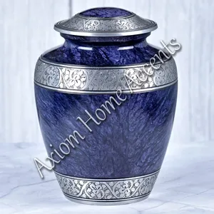 Urne en aluminium élégante et artisanale avec détails polis pour les commémorations et la commémoration des proches par Axiom Home Accents - Product Image 6