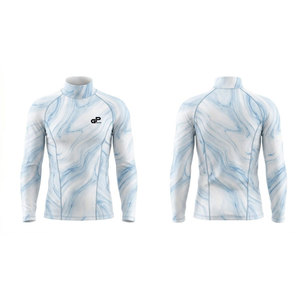 Camiseta de compresión avanzada para fútbol con tecnología de secado rápido para mayor comodidad durante partidos, entrenamientos y sesiones de fitness. - Product Image 1