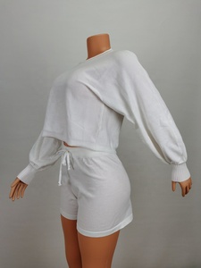 Ropa de talla grande para mujer, conjunto de manga acampanada con cuello redondo, Top corto liso con logotipo personalizado, pantalones cortos de cintura alta, venta al por mayor, verano 2022 - Product Image 6