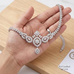 Collier en or blanc avec pendentif de luxe en diamant de culture à motif floral d'Inde du Sud, chaîne en boîte, certifié IGI, élégant pour femme, idéal pour les mariages - Product Image 5