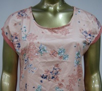 Chemisier d'été décontracté vintage pour femme avec imprimé floral, devant en satin, dos en viscose, appliques écologiques, boutons, fabriqué en Inde