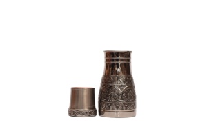 Vase décoratif en cuivre plaqué argent de qualité supérieure pour chevet – Style moghol traditionnel gravé pour la maison et l'hôtel - Product Image 4