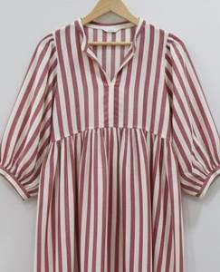 ชุดเดรสผ้าฝ้ายอินเดียทำมือสำหรับผู้หญิง |   ชุดทำงานทางการ ลายดอกไม้พิมพ์ลายมือ ทรงเอไลน์ ระบายอากาศได้ดี เป็นมิตรกับสิ่งแวดล้อม - Product Image 3