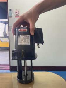 Pompe de refroidissement à circulation d'huile liquide à basse pression et contrôle de température pour tour CNC 1/8HP 120mm Yu Hseng YH-8120 - Product Image 4