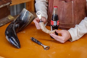 Ouvre-bouteille vintage écologique rustique avec poignée en corne de buffle, outil de cuisine artisanal unique, tire-bouchons, ouvre-bouteilles, cadeau de pendaison de crémaillère - Product Image 6