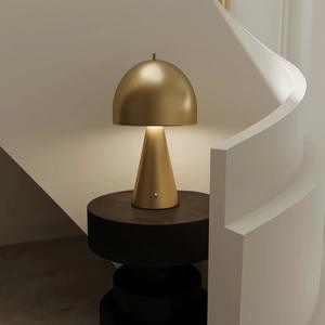 Lampe de table en laiton de qualité export avec construction robuste pour les acheteurs en gros - Product Image 5