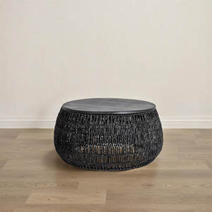 Table basse ronde en bois de pin et jonc de mer tissé à la main - Product Image 1