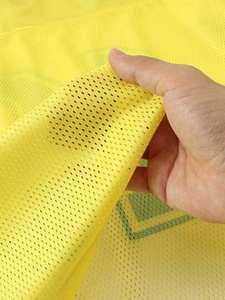 Maillot de sport en mesh jaune personnalisé par sublimation, 23, unisexe, style universitaire, fournisseur en gros - Product Image 5