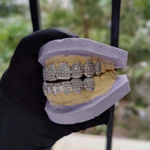 Grillz de Dientes con Micro Pavé de Moissanita y Diamantes, Personalizados, de Plata Maciza, Estilo Iced Out, Juego de Capas Dentales, Venta al por Mayor de Fábrica - Product Image 4