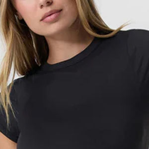 T-shirt femme en tissu respirant, léger, pour usage quotidien, coupe ajustée, collection été / Service OEM, design économique. - Product Image 2