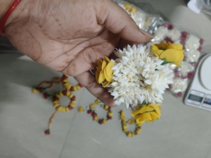 เครื่องประดับผมงานแต่งงานทำมือแบบดั้งเดิมจากพลาสติก ดอกมะลิประดิษฐ์ กะจรา ประดับผมด้วยดอกไม้ ดีไซน์นำเข้าจากต่างประเทศ - Product Image 5