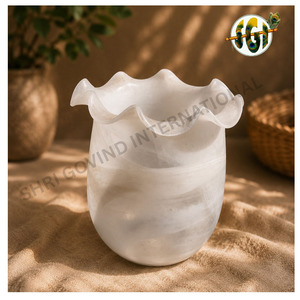 Pot de fleurs décoratif élégant pour la décoration intérieure - Product Image 1