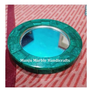 Gran fabricante indio de espejos redondos pulidos a mano de malaquita de color verde puro para mujeres, para uso cosmético y como regalo de boda. - Product Image 1