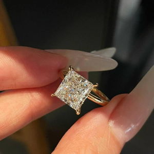 Bague de fiançailles solitaire classique en diamant de laboratoire taille princesse de 2,0 carats, certifiée IGI, clarté VS, couleur EF, or massif 14 carats - Product Image 2