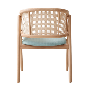 Chaise de salle à manger Helen avec dossier en rotin, structure en bois, coussin bleu clair, design scandinave moderne, mobilier de restaurant - Product Image 6