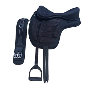 Selle d'équitation anglaise sans arceaux Freemax noire, légère, flexible, avec sangle réglable, confortable pour l'entraînement, ensemble complet - Product Image 1