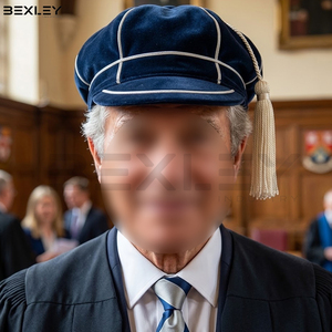 Chapeau de présentation classique bleu marine uni en velours avec bordure tressée blanche et pompon, idéal pour les écoles, clubs sportifs et universités – Nouvelle collection - Product Image 5