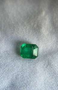 Esmeralda natural deslumbrante de corte octogonal de 5.20x4.40 mm. Hermosa esmeralda para joyería. - Product Image 3