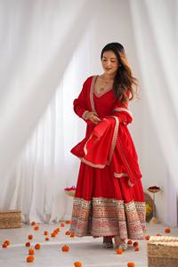 Robe Anarkali en soie Vichitra pure et lourde, brodée de sequins, avec pantalon en micro-coton cousu et dupatta à miroirs MY 103 - Product Image 3