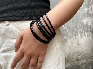 Bracelets en corne de buffle naturelle, bracelets manchette en corne, artisanat naturel noir et marron pour filles, mode, par Perfect Enterprises - Product Image 2